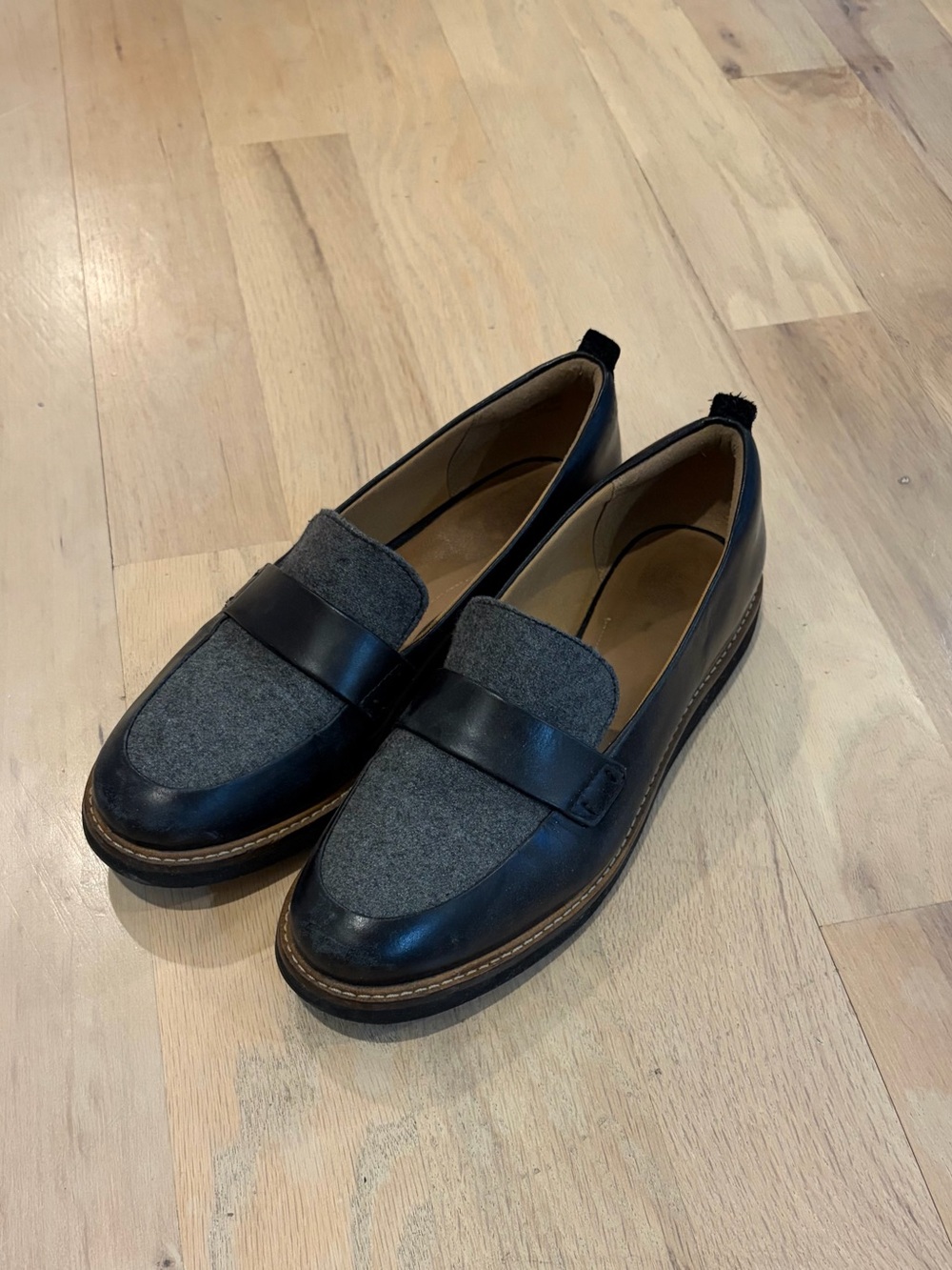 Clark’s Women's Black and Gray Penny Loafers